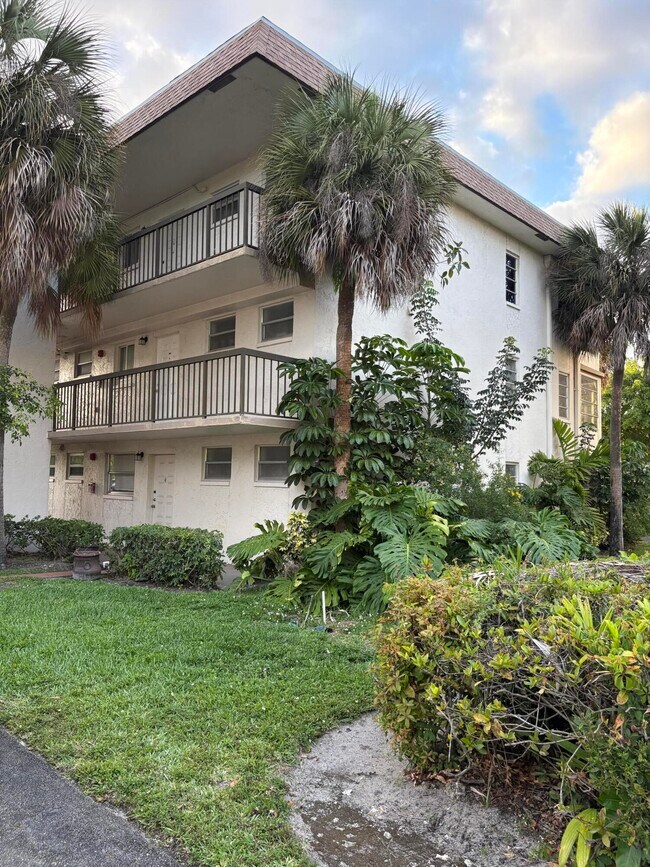 Building Photo - 1751 NW 75th Ave