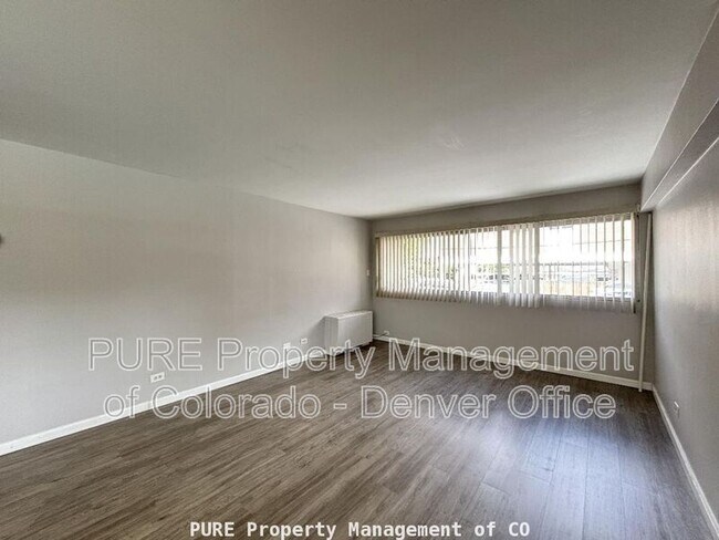 Building Photo - 888 Logan St