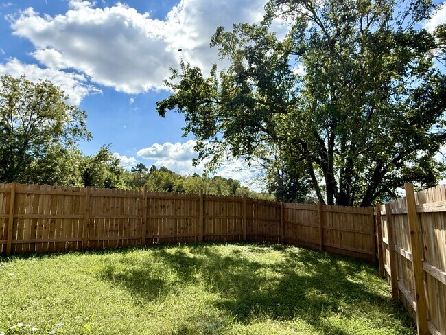 Building Photo - 1582 Hobbs Island Rd SE