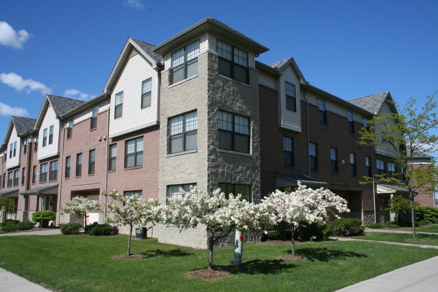 Primary Photo - Palmer Court Apartments