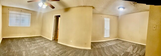 Building Photo - 15802 Kenbrook Dr