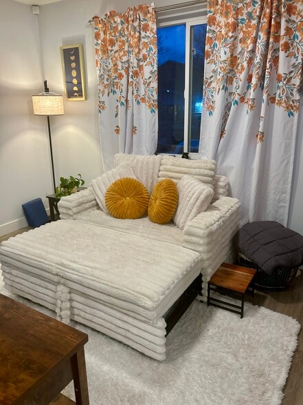 Building Photo - 1476 W Dakota Ave