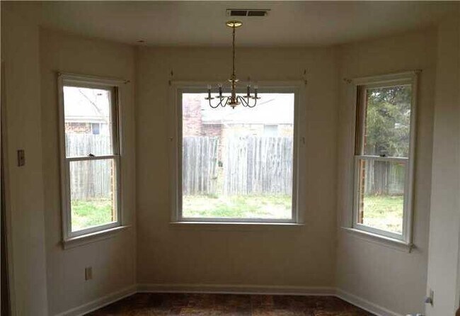 Building Photo - LOVELY 3 BEDROOM RANCH STYLE HOME IN CEDAR...