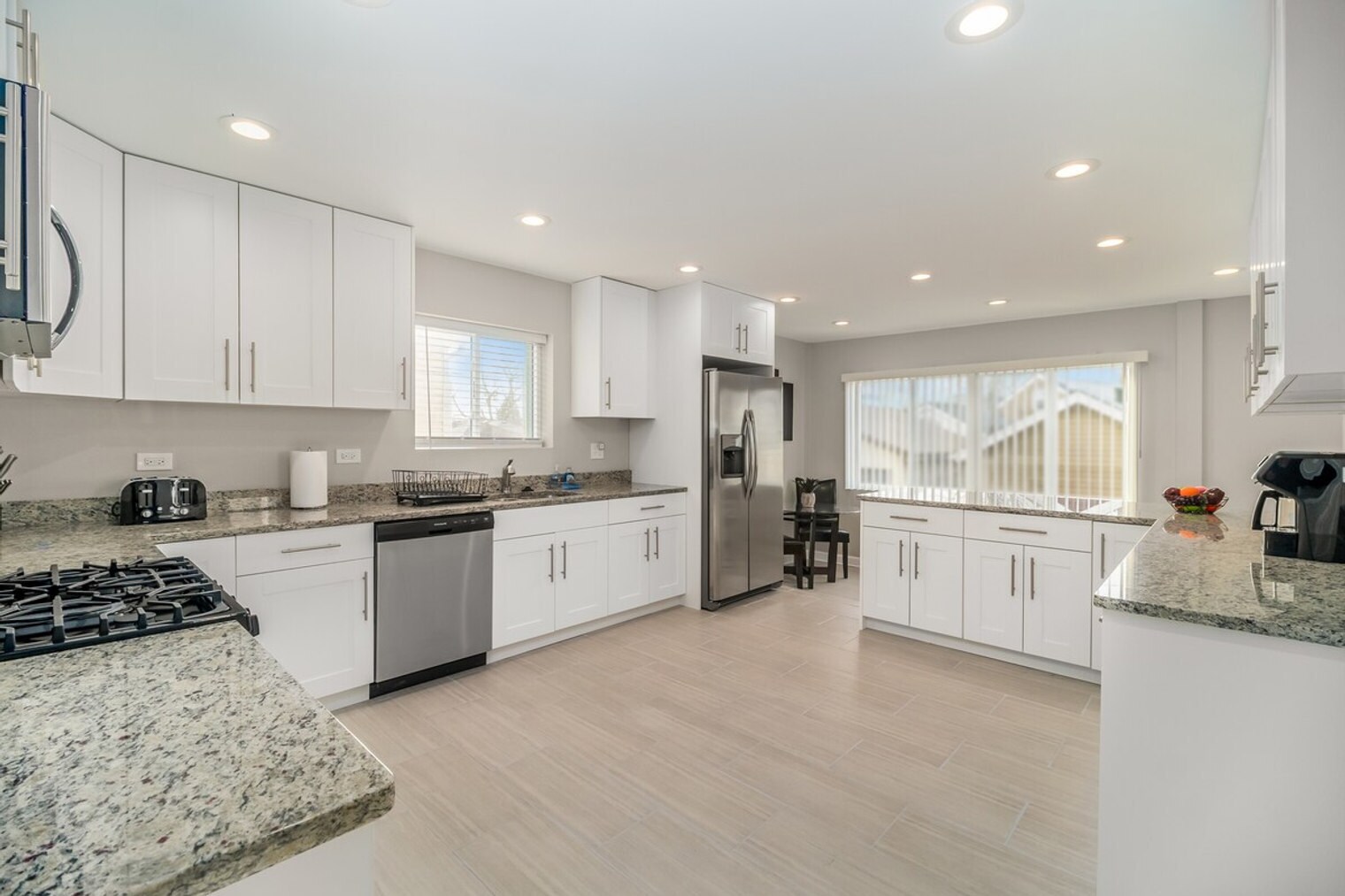 Building Photo - 5539-47 W Archer Ave