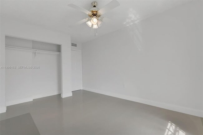 Building Photo - 6130 W 19th Ave