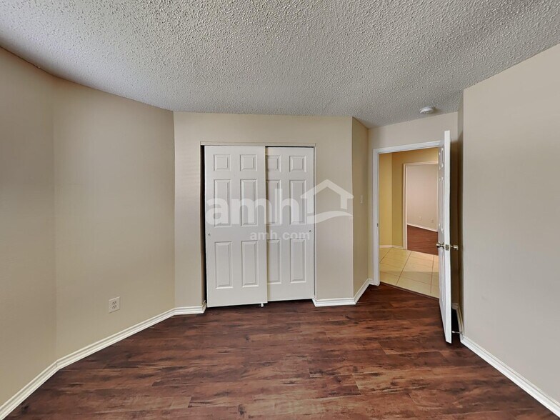 Building Photo - 16635 Blanco Ky