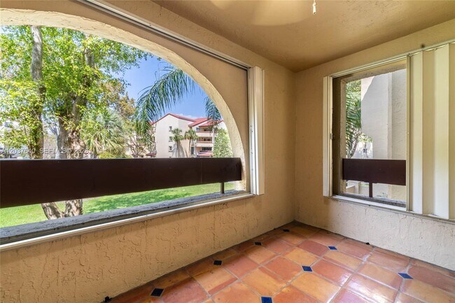 Building Photo - 9015 SW 125th Ave