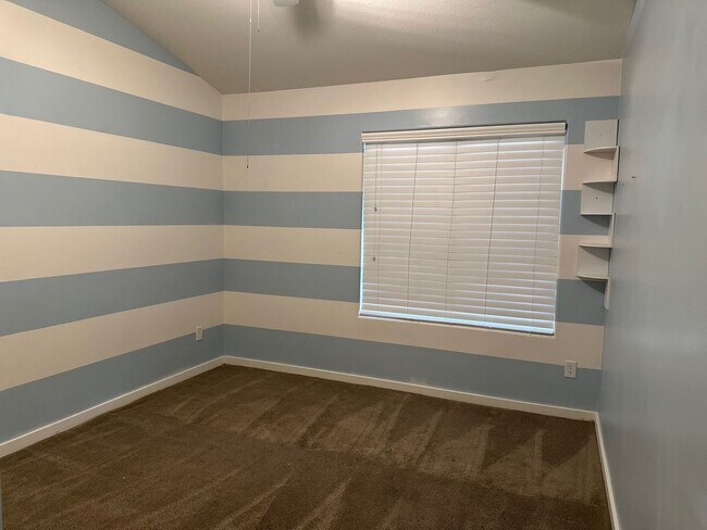 Building Photo - STUNNING 3 bed/2 bath remodel in Chandler ...