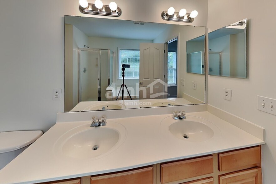 Building Photo - 2905 Meherrin Ct