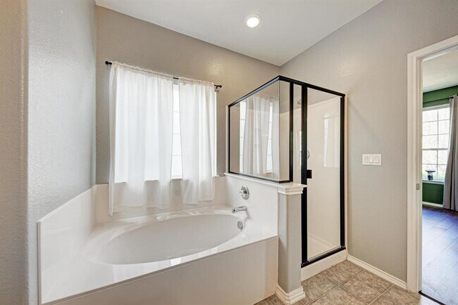 Building Photo - 1412 Berlin Ln