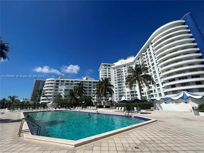 Building Photo - 5161 Collins Ave