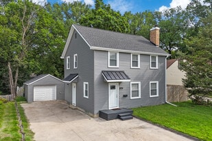 Building Photo - 3107 Lincoln Way