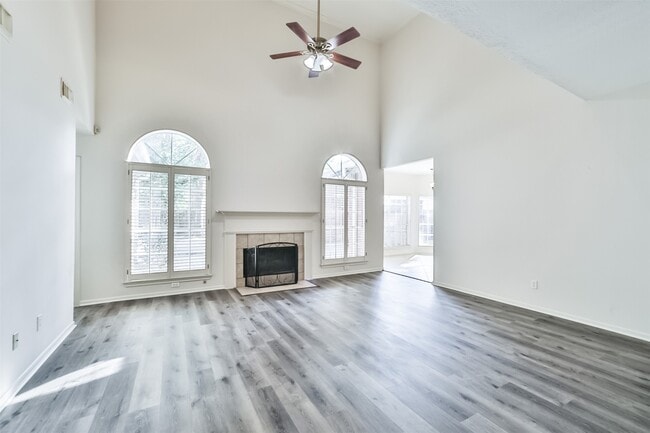 Building Photo - 13006 Peach Meadow Dr