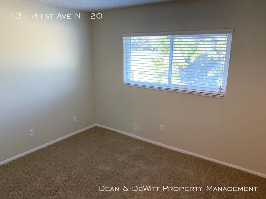 Building Photo - 2 Bed/2 Bath - Unit 31