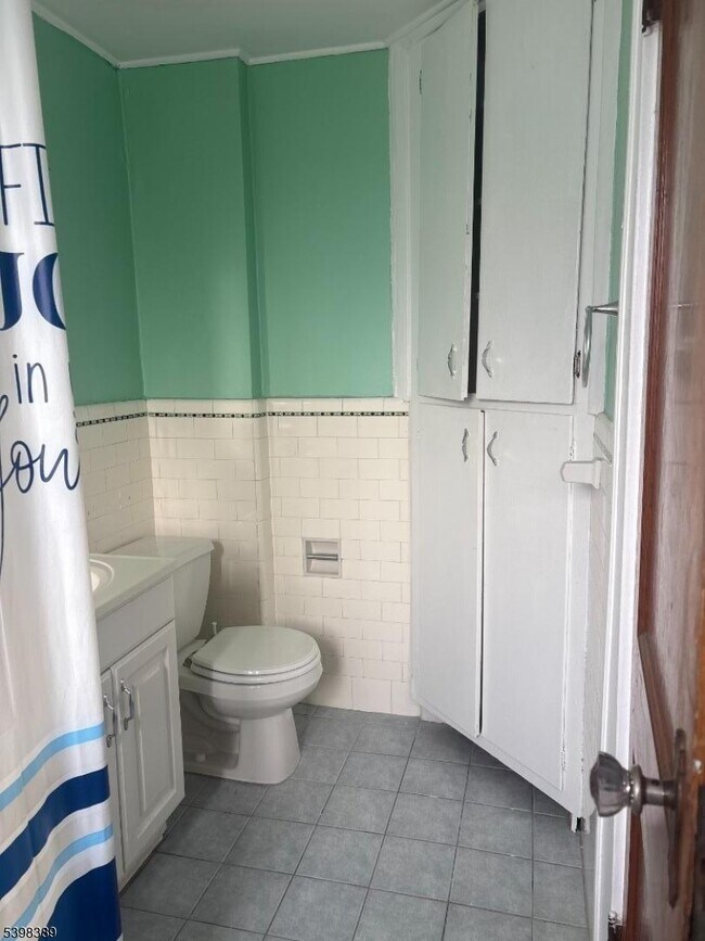 Building Photo - 19 Harding St