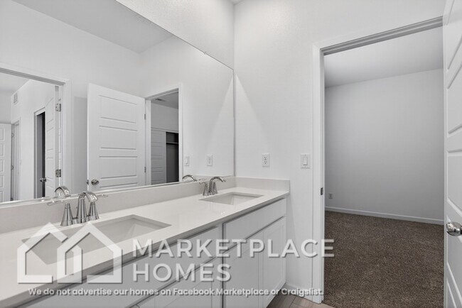 Building Photo - 2650 Marlette Ave
