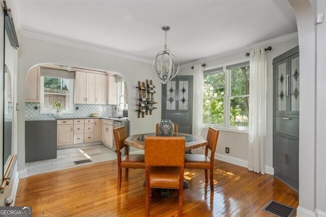 Building Photo - 168 Garland Ave