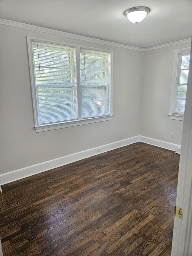 Building Photo - 104 Hutto Ct