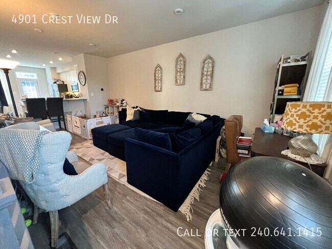 Building Photo - 4901 Crest View Dr