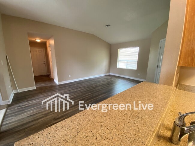 Building Photo - 76 Voda Ct