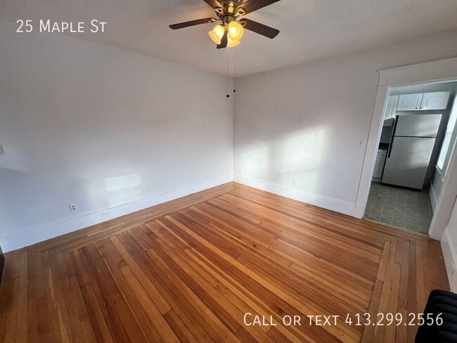 Building Photo - 25 Maple St