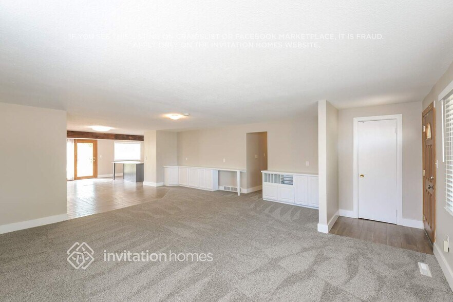 Building Photo - 285 N 10th Ave