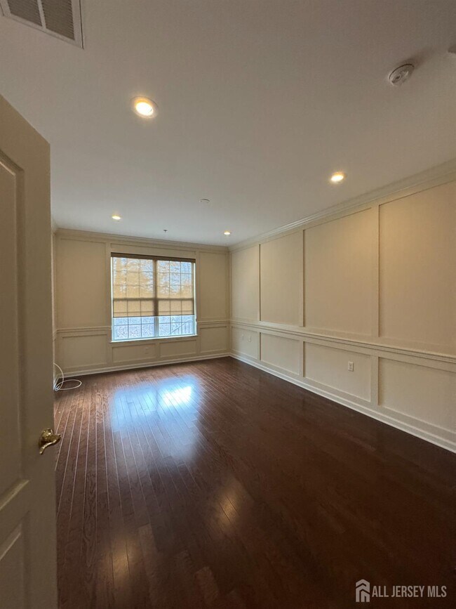 Building Photo - 40 Azalea Dr