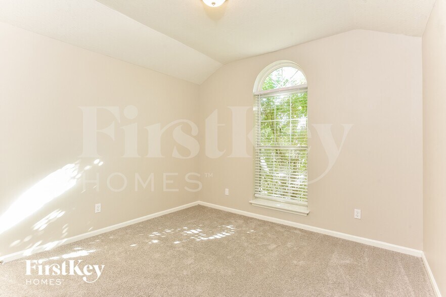 Building Photo - 892 Lavergne Ln