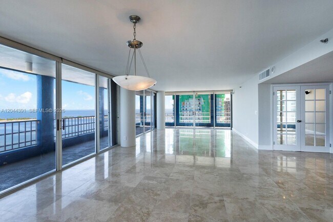 Building Photo - 1627 Brickell Ave