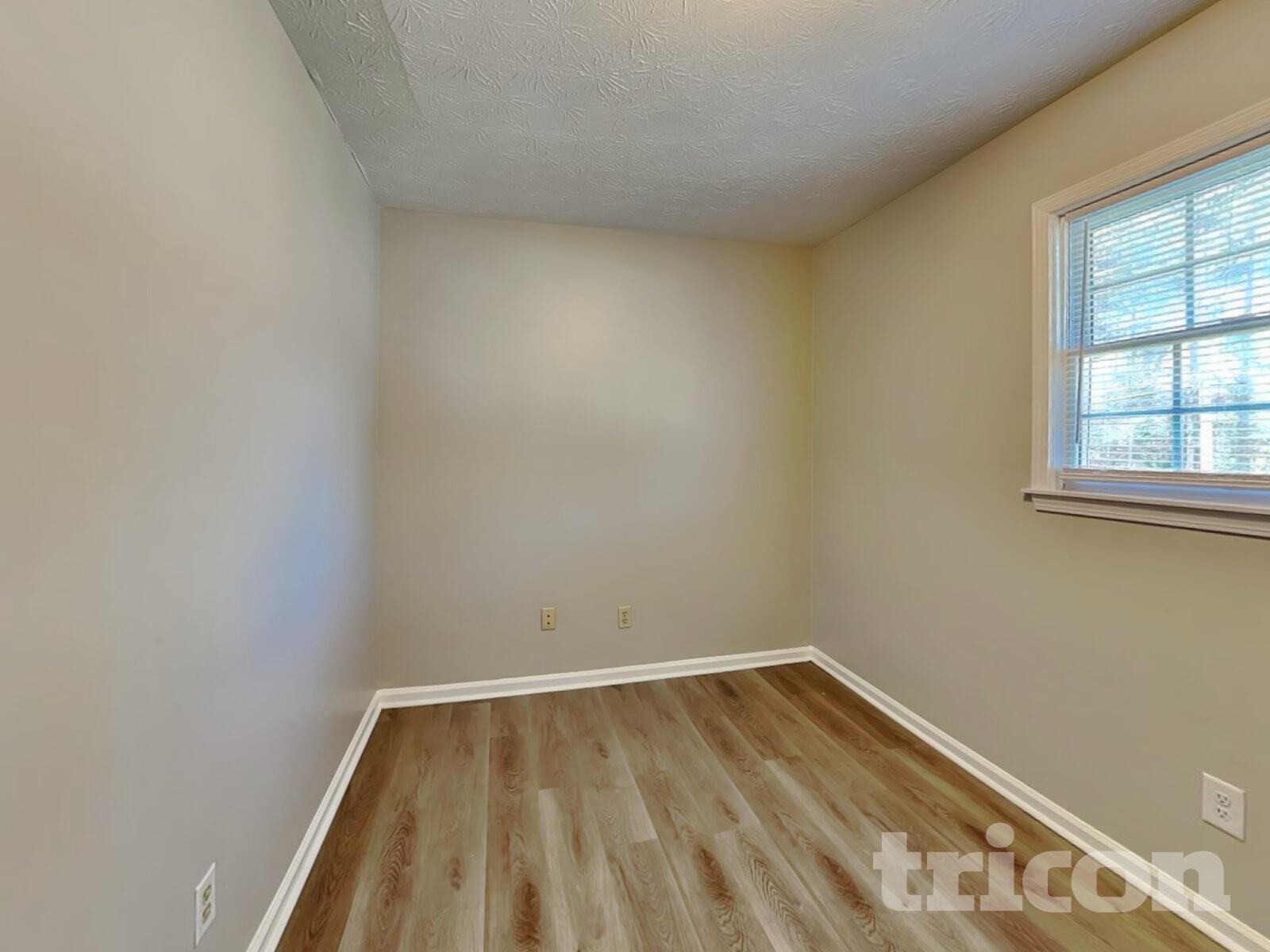 Building Photo - 2906 Deshong Dr SW