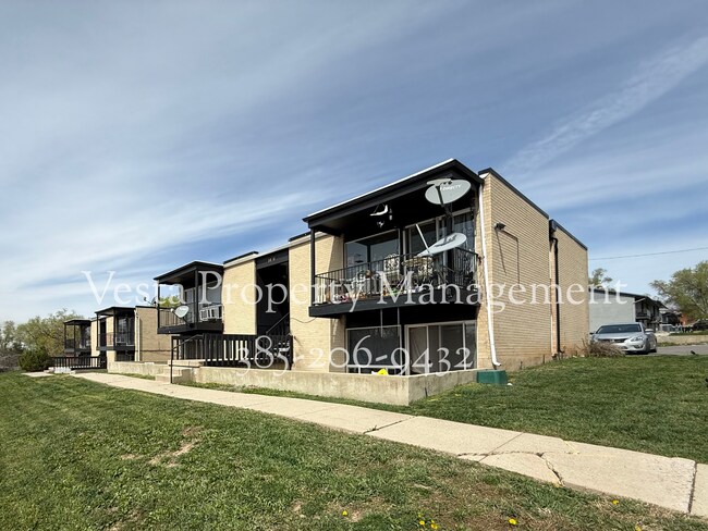 Building Photo - 1030 Healy St