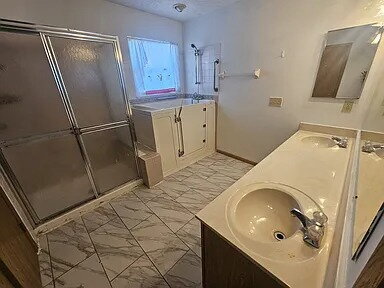 Building Photo - Beautiful and spacious 3 bedroom 2 full bath ranch in the highly desired Pickerington Schools dis...