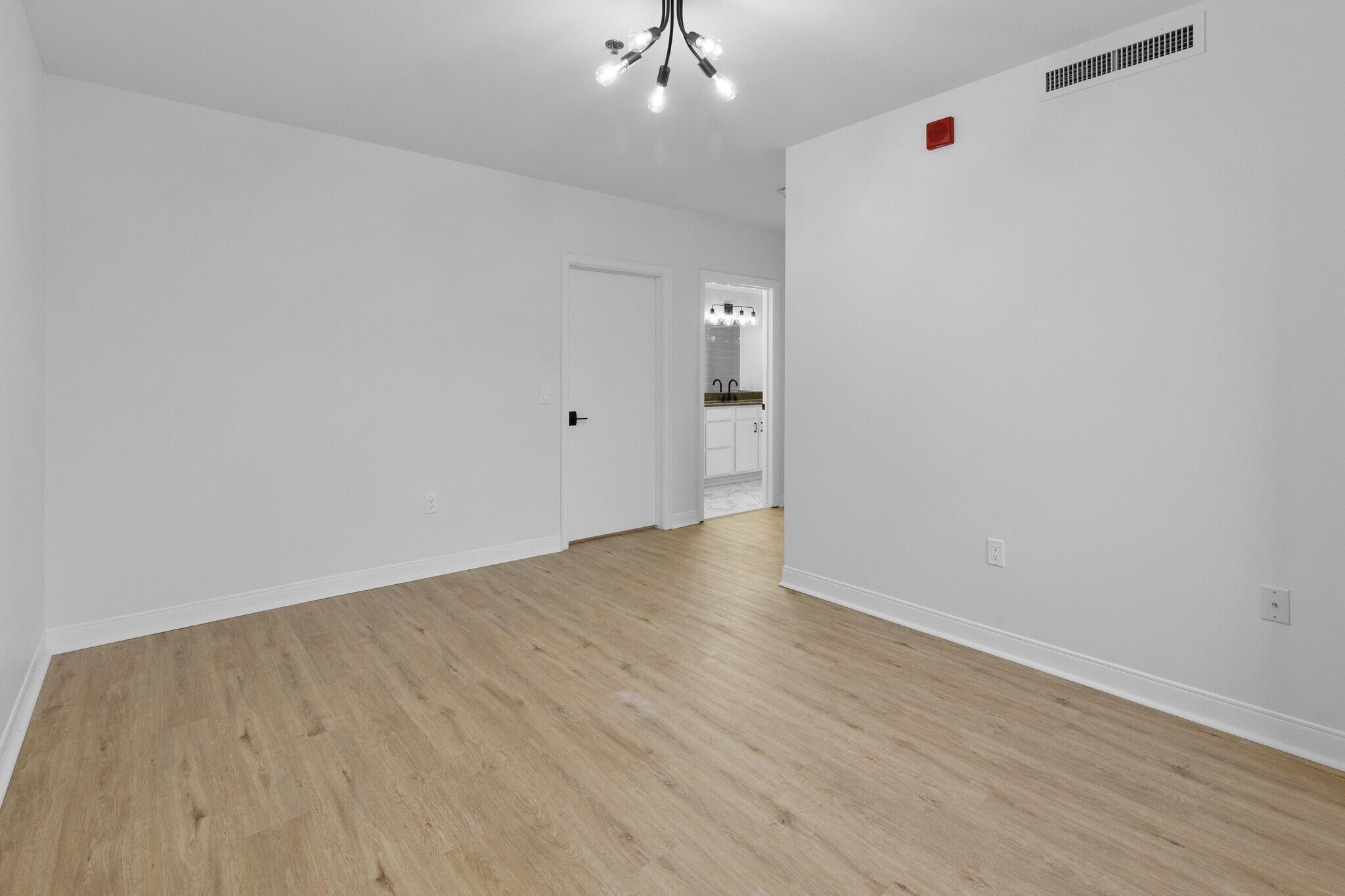 Building Photo - 525 W Lafayette Blvd