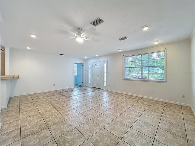 Building Photo - 332 Harris Ave