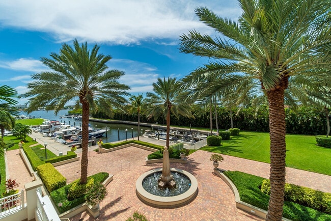 Building Photo - 804 E Windward Way