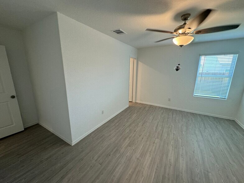 Building Photo - 1155 Barbarosa Rd