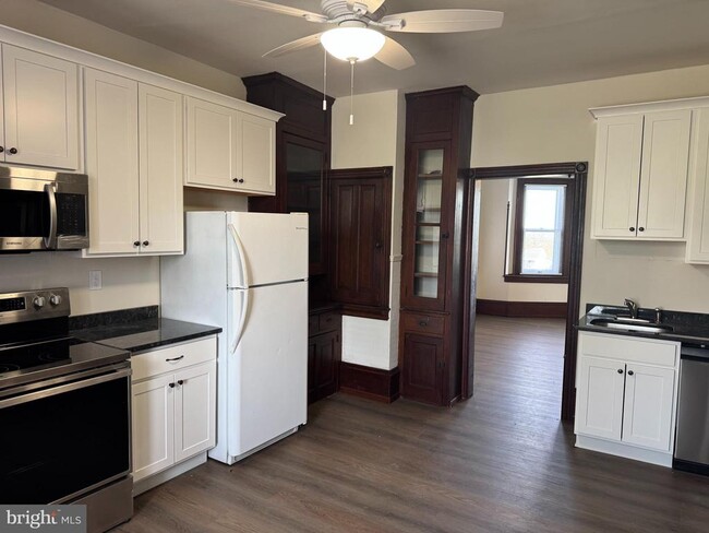 Building Photo - 3009 Ridge Pike