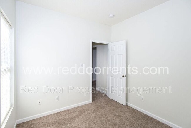 Building Photo - 907 Curlew Ln
