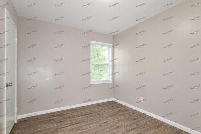 Building Photo - 18 Brightwell Ct