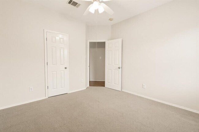 Building Photo - 1132 Alexandria Way