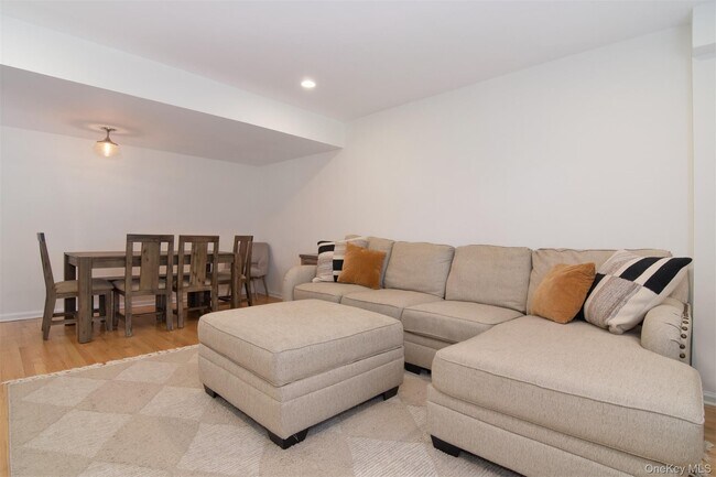 Building Photo - 140 N Broadway