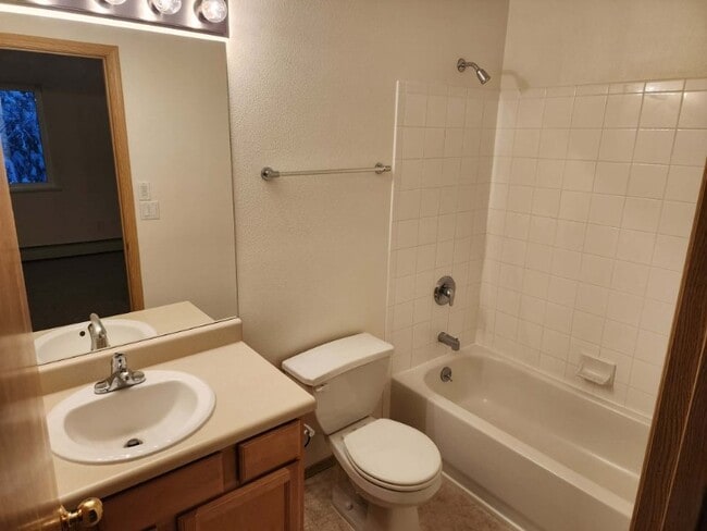 Building Photo - 803 Turner Dr