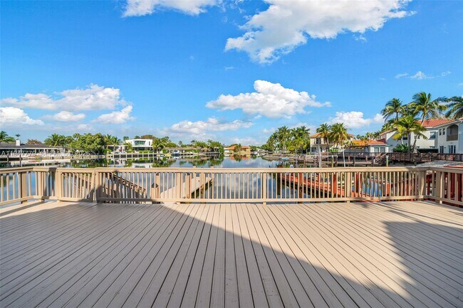 Building Photo - 1500 Shoreline Way