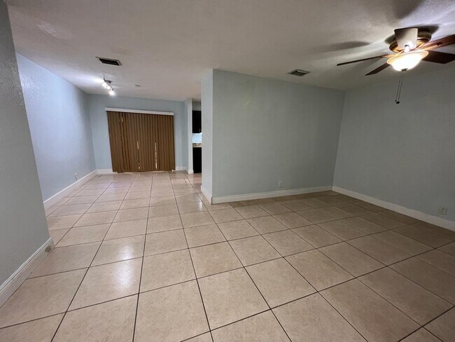 Building Photo - 6870 SW 5th Ct