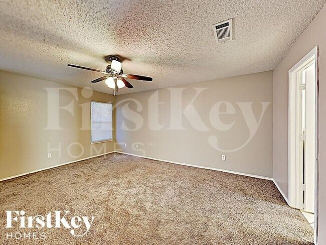 Building Photo - 3955 Cypress Gardens Dr
