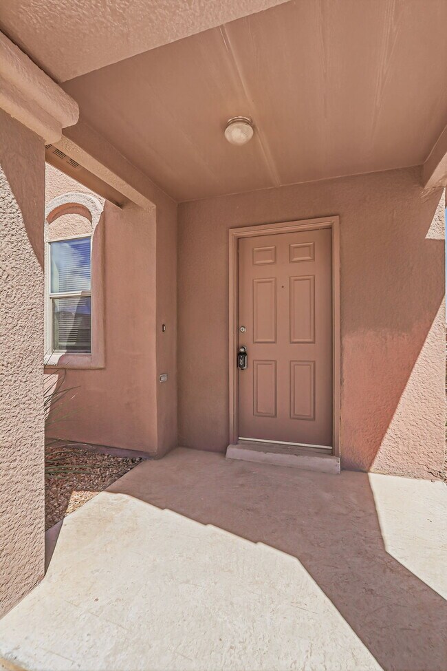Building Photo - 2300 Glitter Point