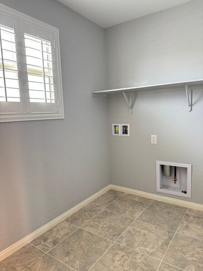 Building Photo - Beautiful Southwest Las Vegas Home in Gate...