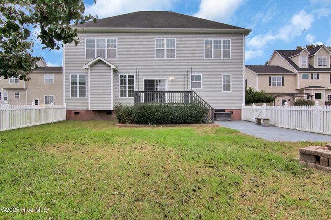 Building Photo - 817 Willbrook Cir