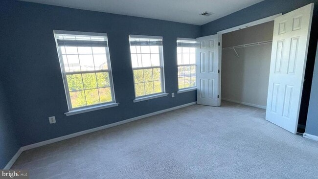 Building Photo - 505 Edmonton Terrace NE