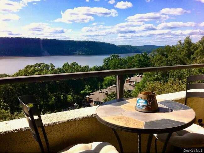 Building Photo - 1 David Ln